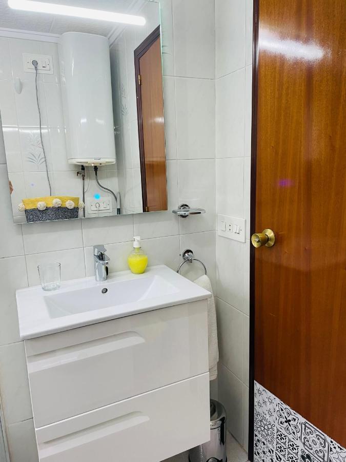 Cozy 2-Bedroom Serviced Apartment With Netflix Sagunto Zewnętrze zdjęcie