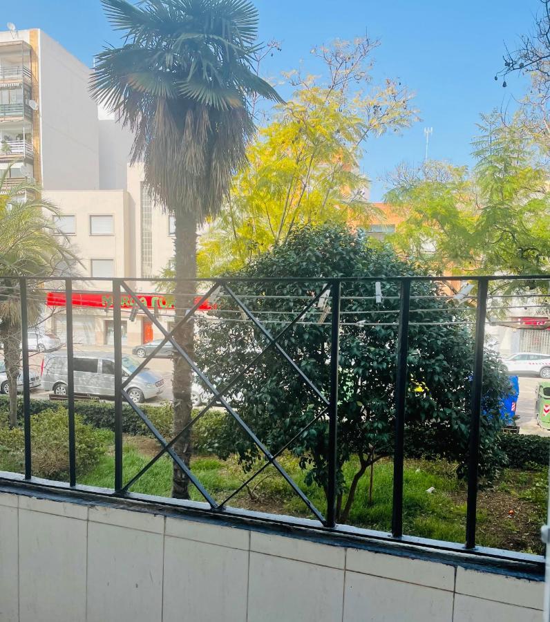 Cozy 2-Bedroom Serviced Apartment With Netflix Sagunto Zewnętrze zdjęcie
